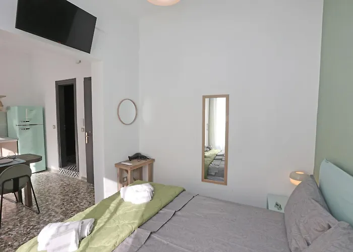 Kapl Charming Nooks Апартаменты Эрмуполис